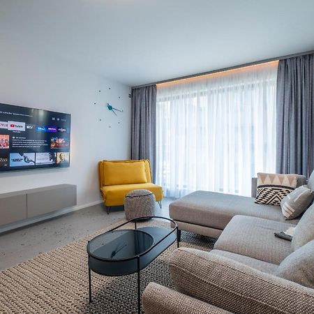 Emirates Lux Apartment And Parking София Екстериор снимка