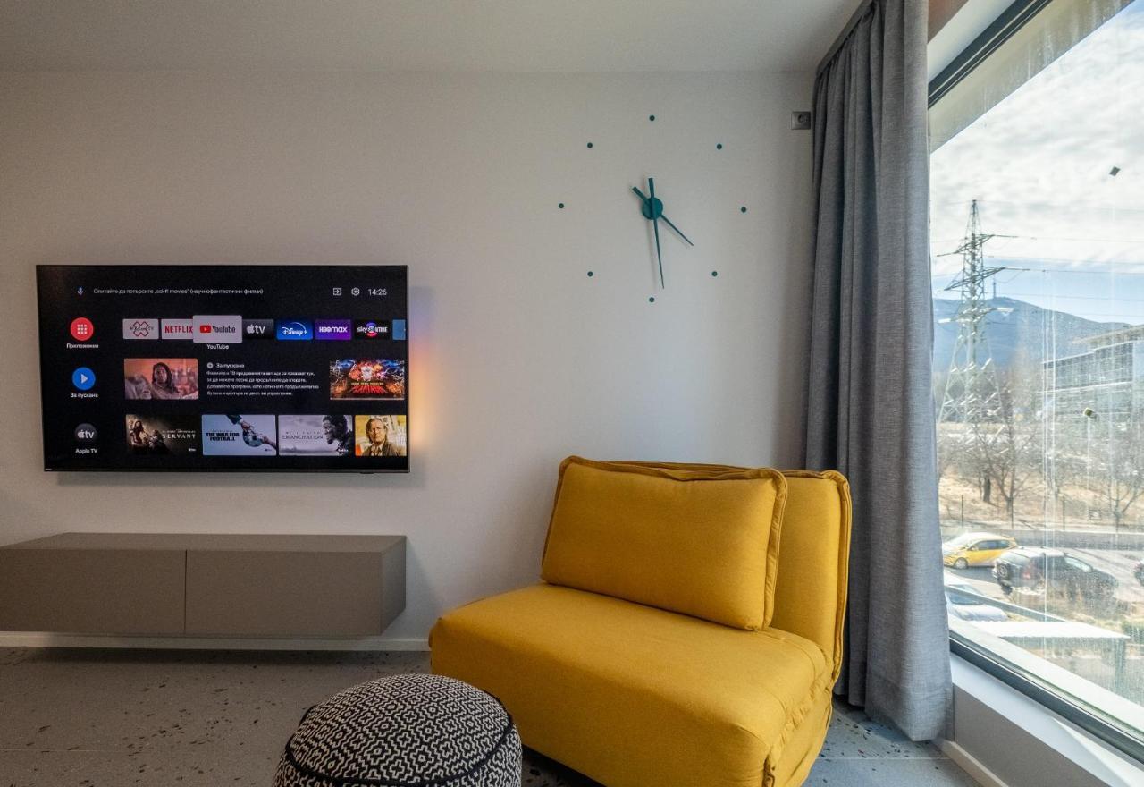 Emirates Lux Apartment And Parking София Екстериор снимка