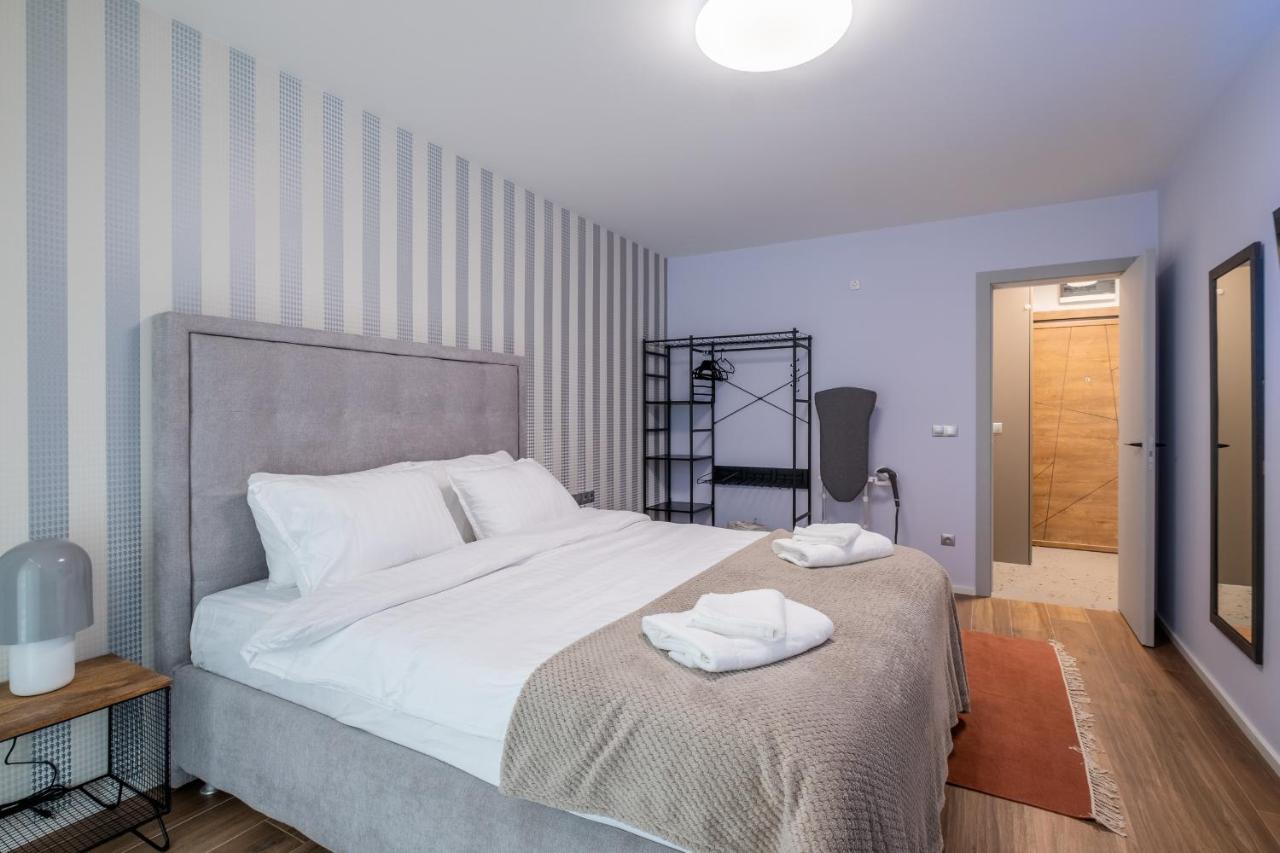Emirates Lux Apartment And Parking София Екстериор снимка