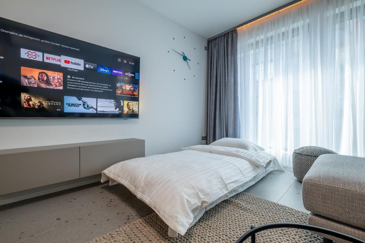 Emirates Lux Apartment And Parking София Екстериор снимка
