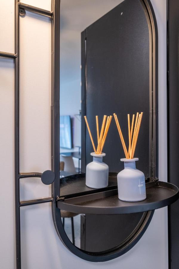 Emirates Lux Apartment And Parking София Екстериор снимка