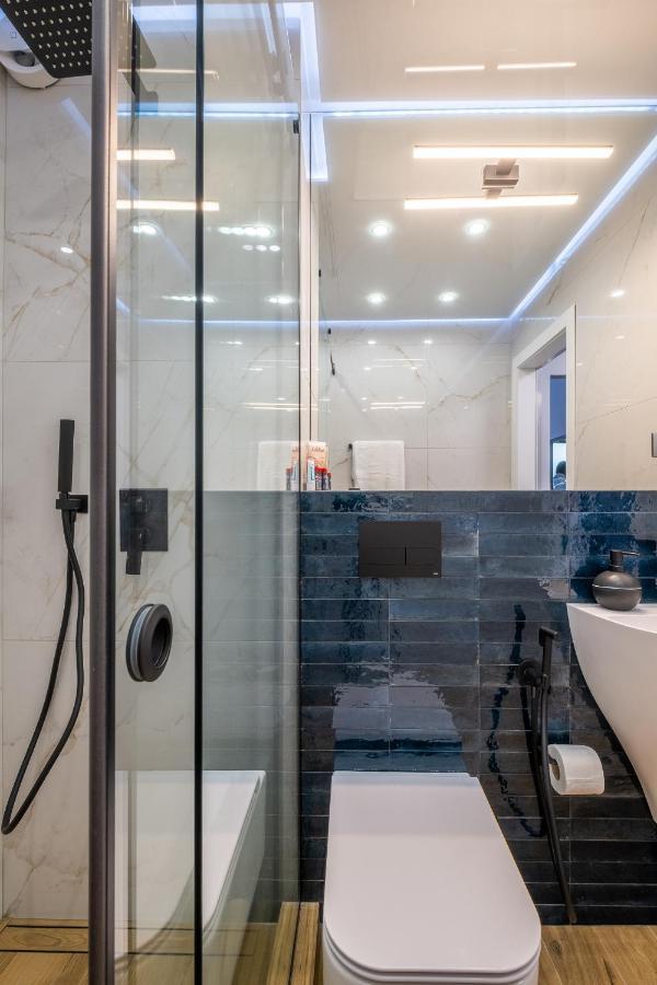 Emirates Lux Apartment And Parking София Екстериор снимка
